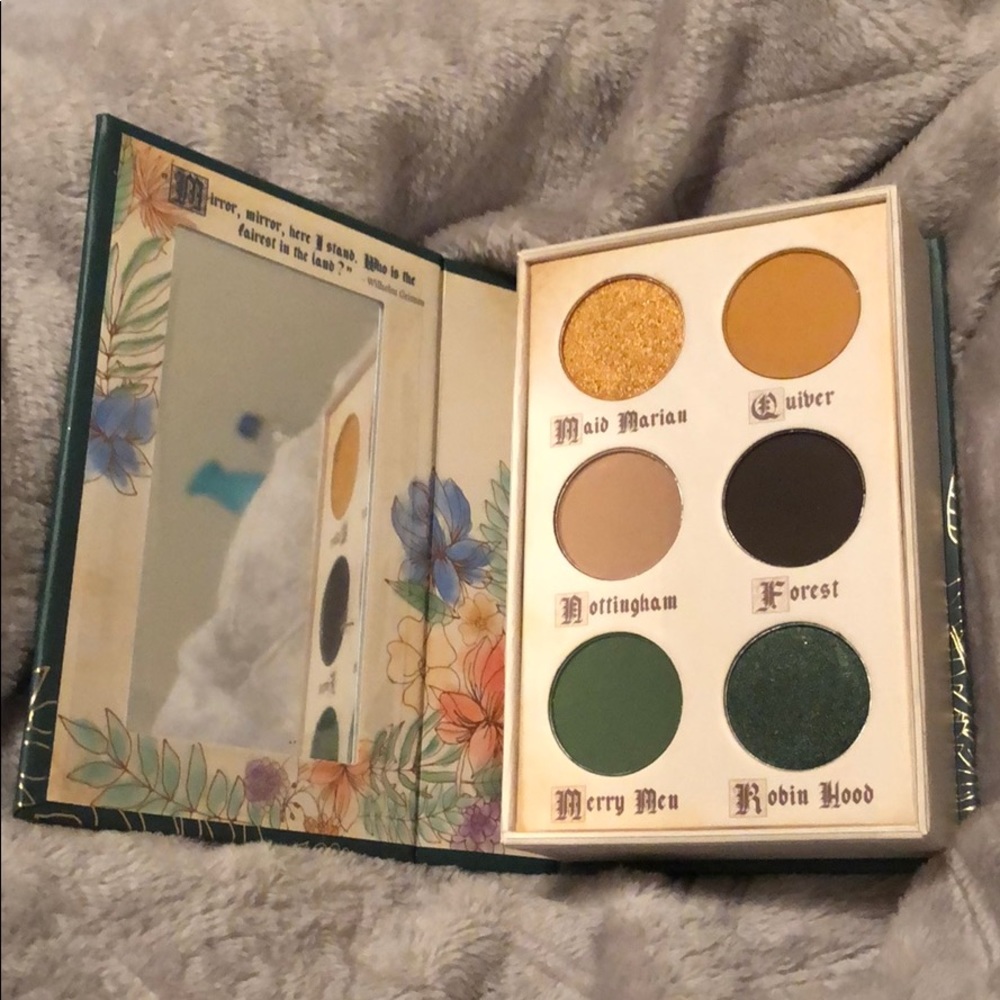 Story Brook Cosmetics Robin Hood Eyeshadow Pallet